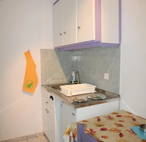 深蓝一室公寓酒店 *